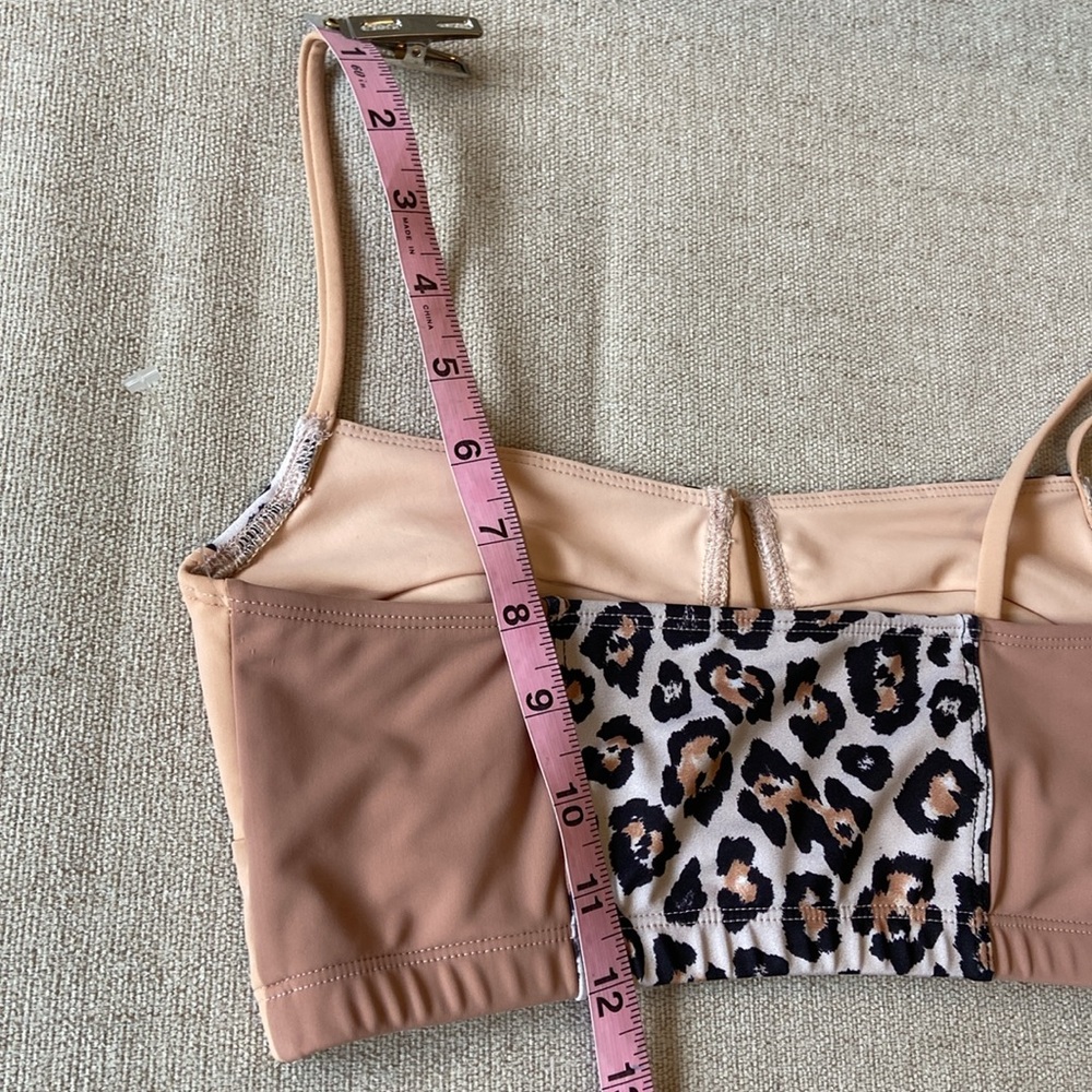 Sports bra in cheetah print, size S/M ASOS brand. - Picture 12 of 12